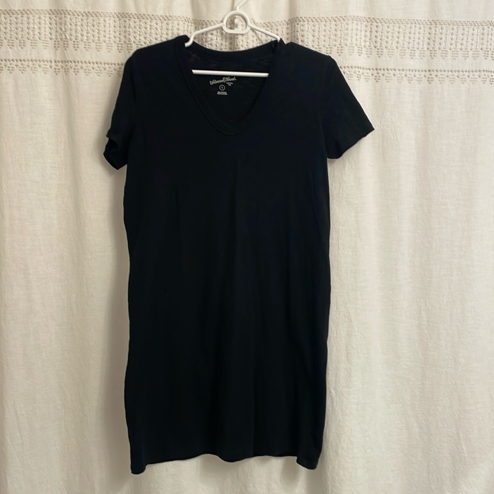 NWT! NEVER WORN! Universal Thread V Neck Tee Shirt Dress - Size S - Black